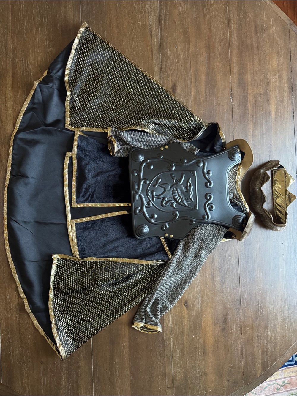 Like New Small 4-6Y Pottery Barn Kids King Knight Costume Dress Up
